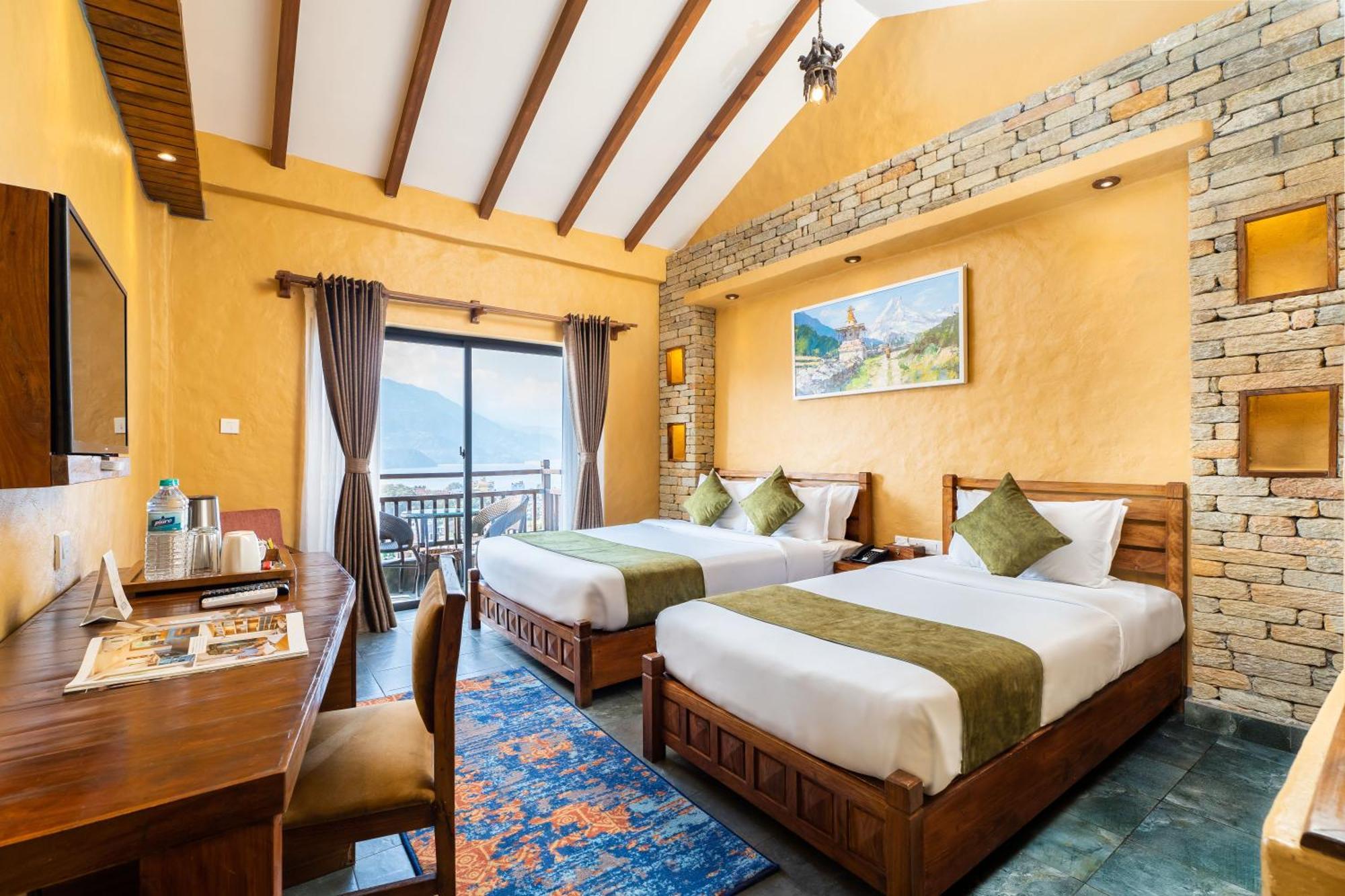 Bar Peepal Resort ポカラ エクステリア 写真 Deluxe Room