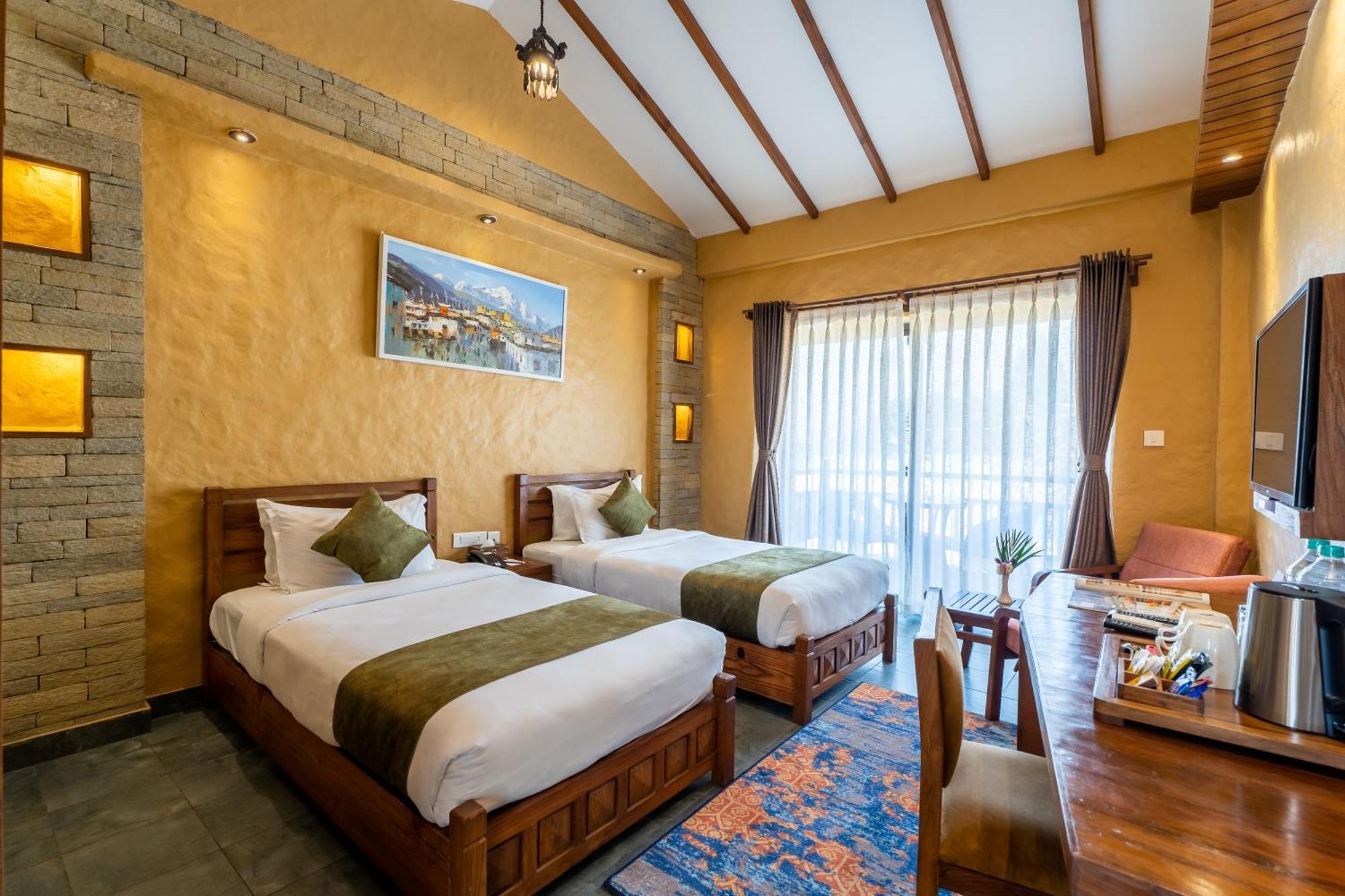Bar Peepal Resort ポカラ エクステリア 写真 Deluxe Room