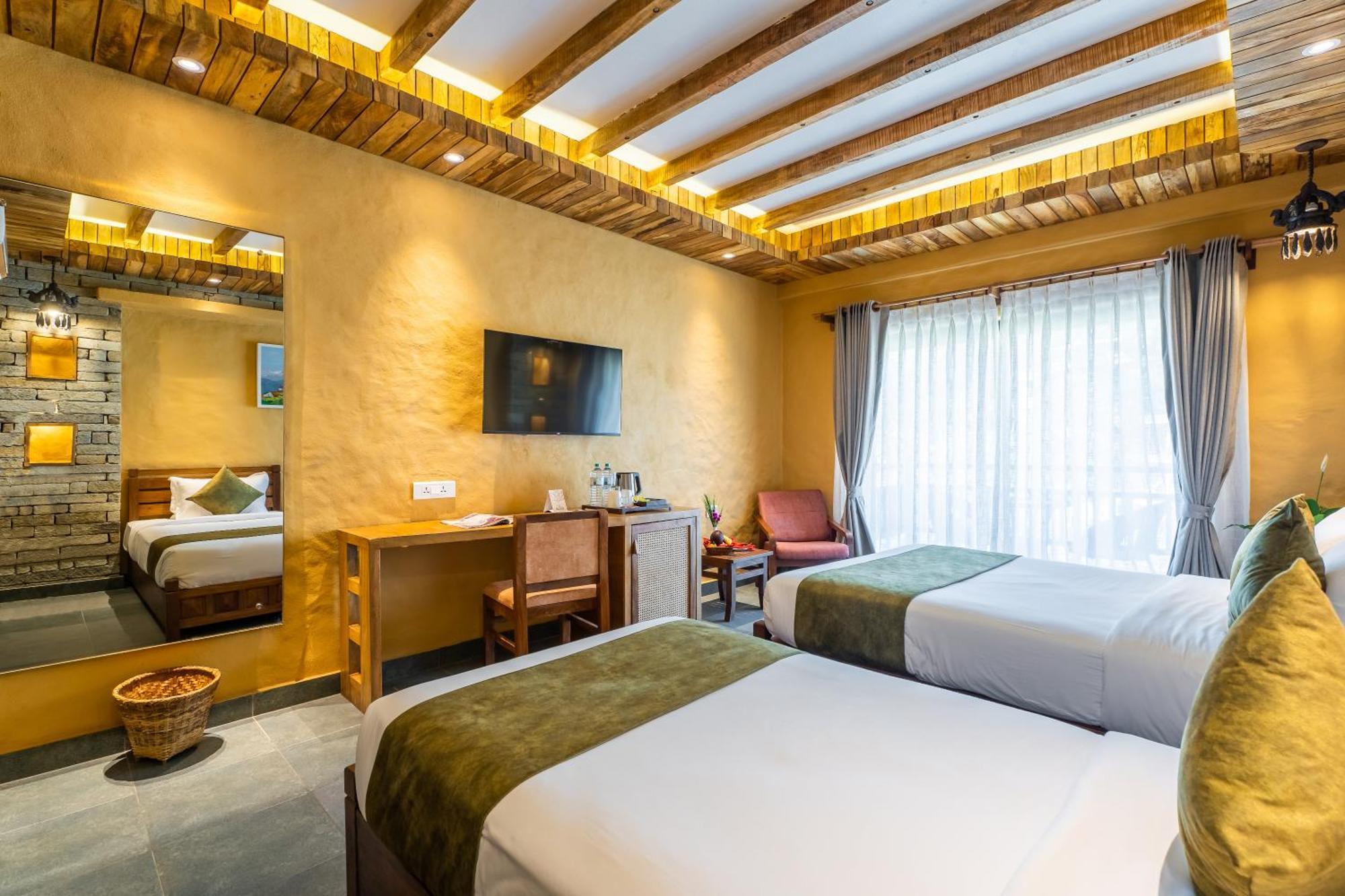 Bar Peepal Resort ポカラ エクステリア 写真 Deluxe Room